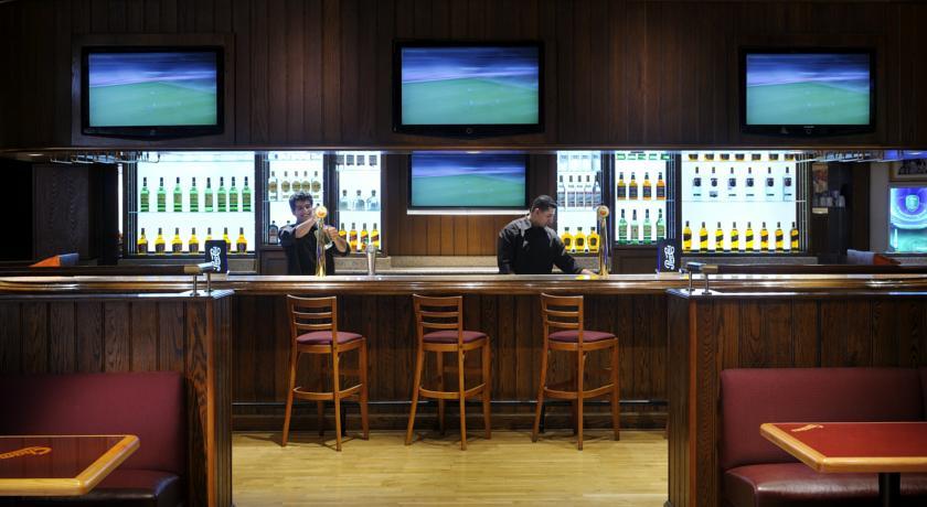 Amman Marriott Hotel Exterior photo The bar at the Emirates Lounge